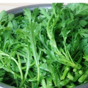 Cháo rau cải cúc cho bé